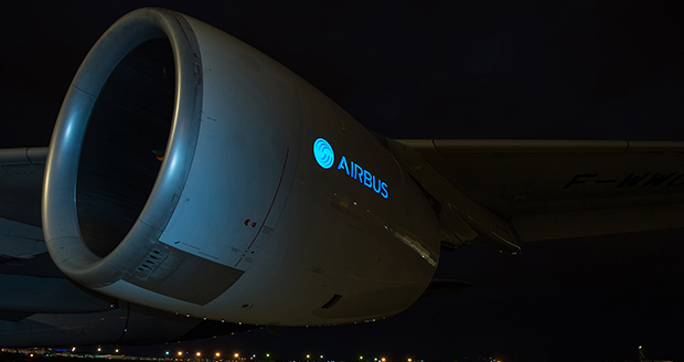 Aircelle flight-tests nacelle with an electro-luminescent display