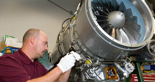 Vector Aerospace signs engine services agreements
