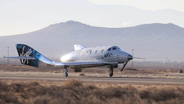 Virgin Galactic’s SpaceShipTwo, VSS Unity, landing from her maiden spaceflight.