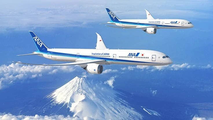 Boeing 787-10, 787-9 Dreamliners in ANA colors. 