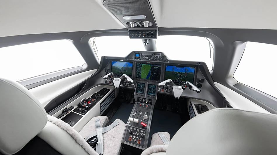 Embraer Phenom 100EX cockpit